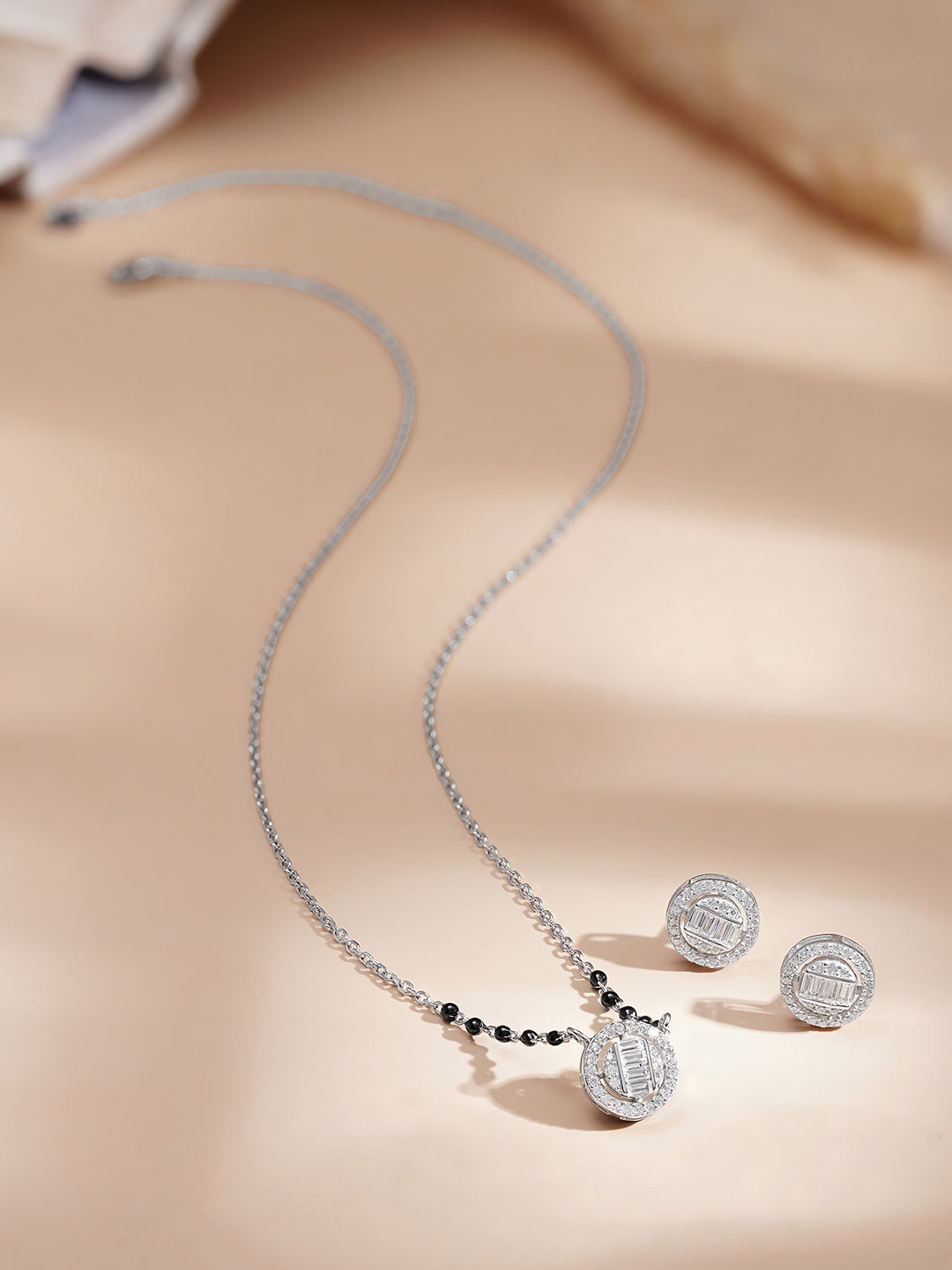 925 Fine Silver Solitaire Diamond Mangalsutra Set