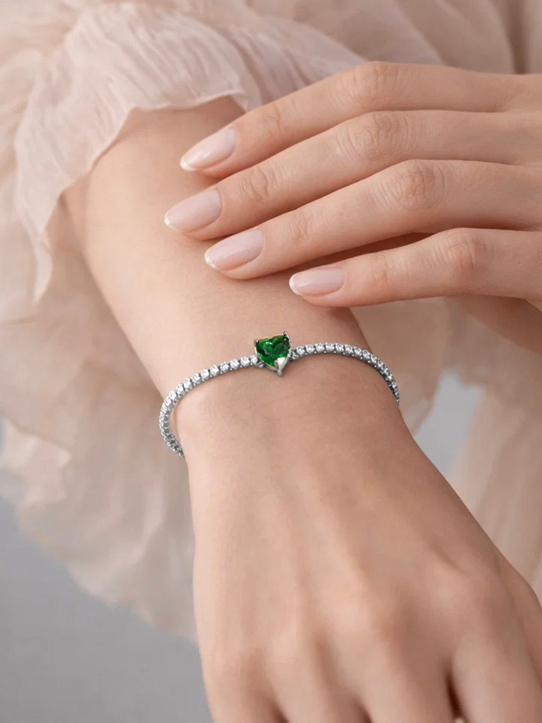 925 Fine Silver Emerald Heart Tennis Bracelet
